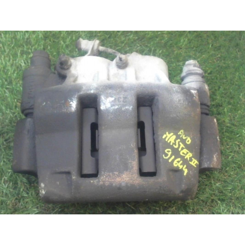 Etrier avant droit (freinage) RENAULT MASTER II FOURGON PHASE 1 d’occasion