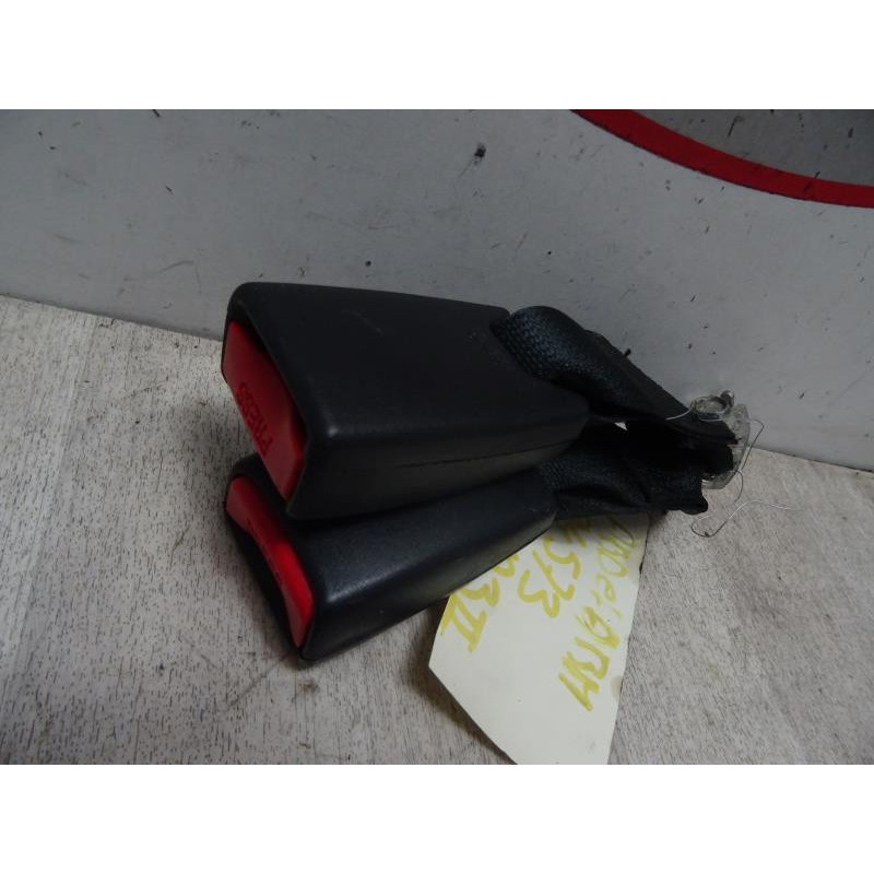 Attache ceinture arriere centrale MAZDA MAZDA 3 II PHASE 1 d’occasion