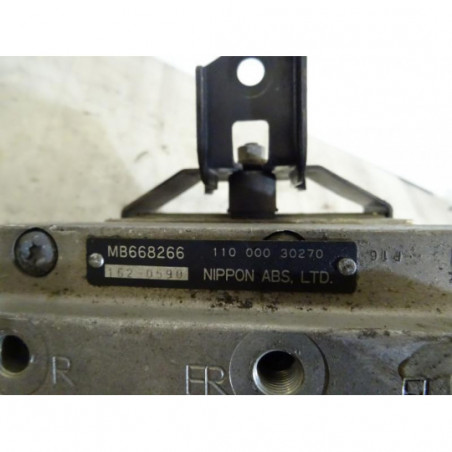 Pompe ABS  MITSUBISHI PAJERO II BREAK COURT d’occasion