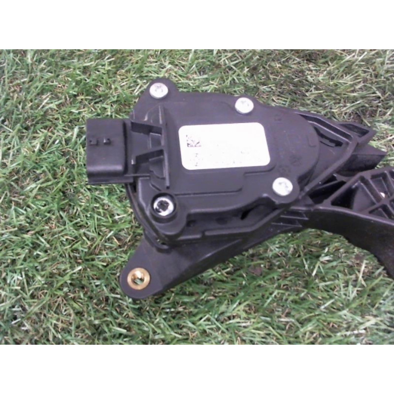 Potentiometre de pedale de gaz d'accelerateur RENAULT CAPTUR d’occasion