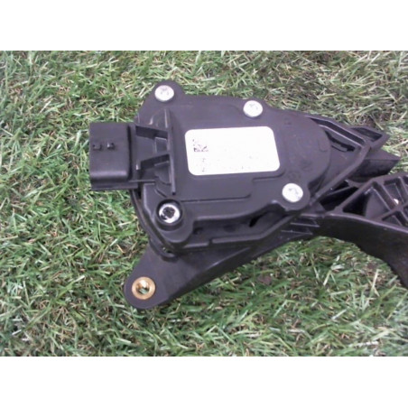 Potentiometre de pedale de gaz d'accelerateur RENAULT CAPTUR d’occasion