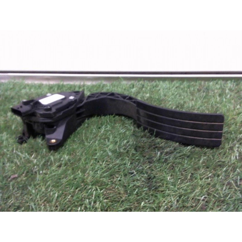 Potentiometre de pedale de gaz d'accelerateur RENAULT CAPTUR d’occasion