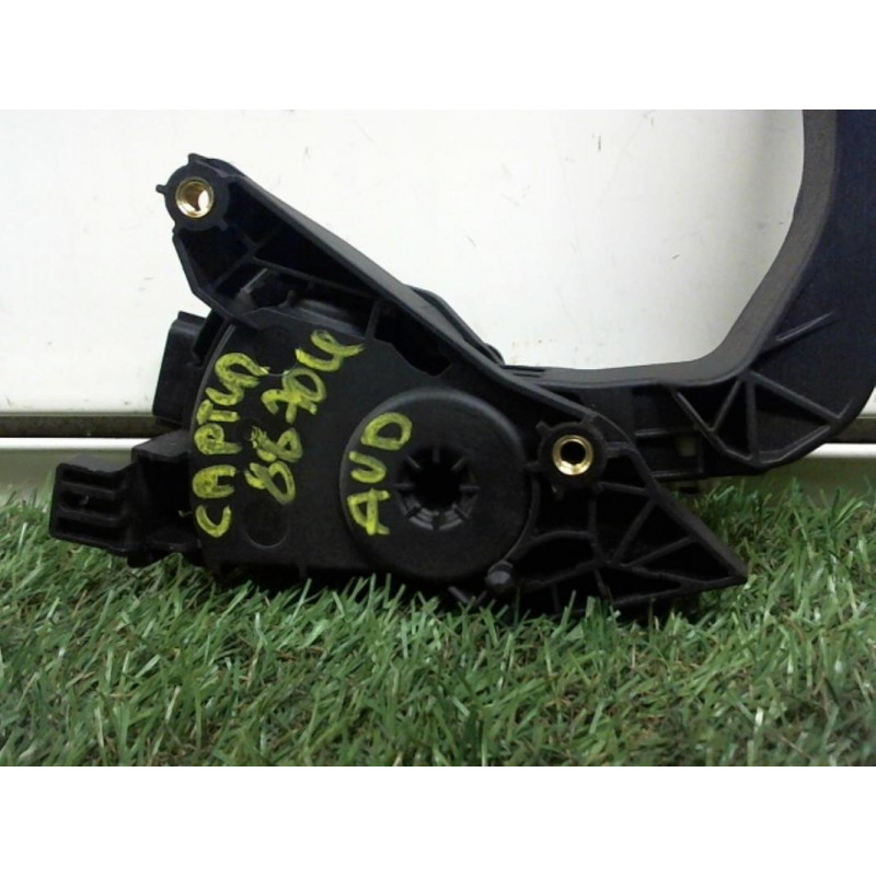 Potentiometre de pedale de gaz d'accelerateur RENAULT CAPTUR d’occasion