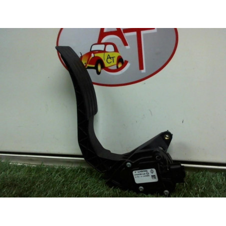 Potentiometre de pedale de gaz d'accelerateur RENAULT CAPTUR d’occasion