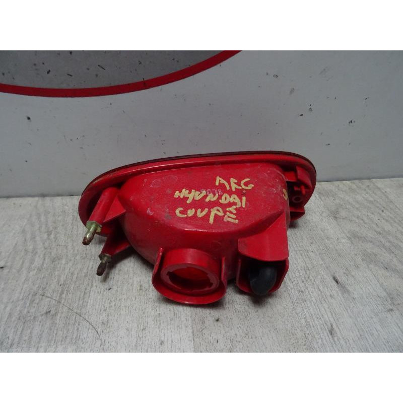 Feu de pare choc arriere gauche HYUNDAI COUPE II PHASE 1 d’occasion