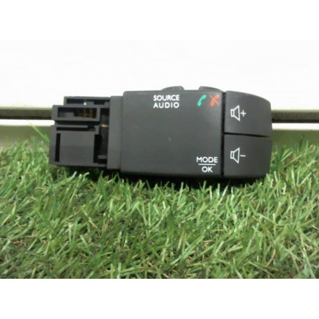 Commande autoradio RENAULT CAPTUR d’occasion
