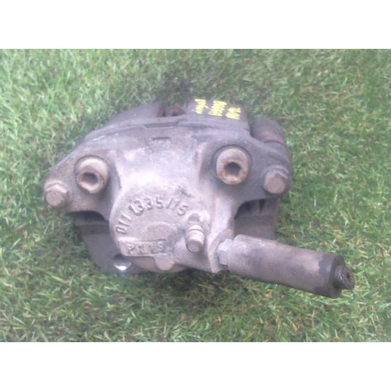 Etrier avant droit (freinage) RENAULT TWINGO II PHASE 2 d’occasion