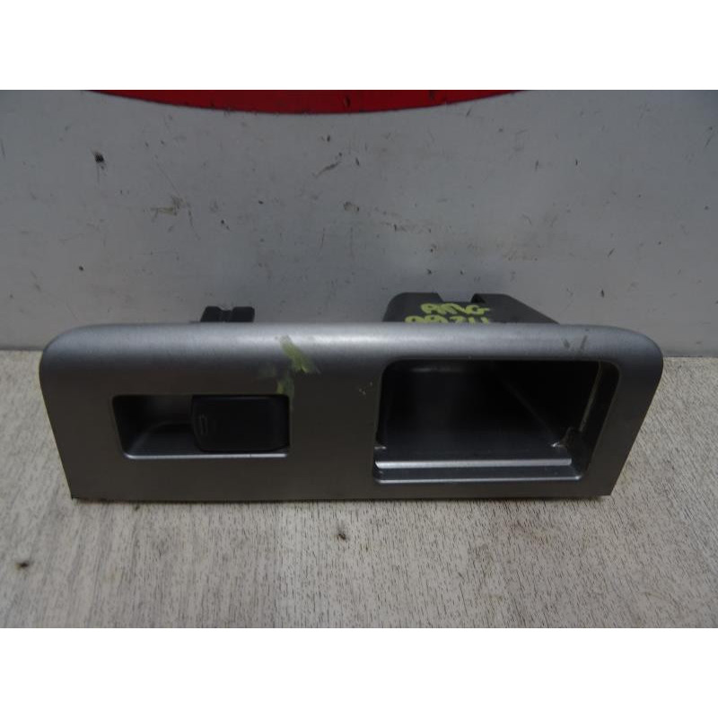 Porte gobelet NISSAN NAVARA DOUBLE CABINE d’occasion