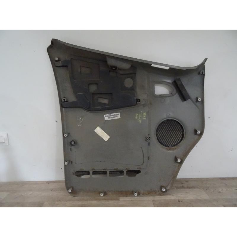 Panneau de porte avant droit RENAULT TRAFIC II PHASE 2 COMBI d’occasion