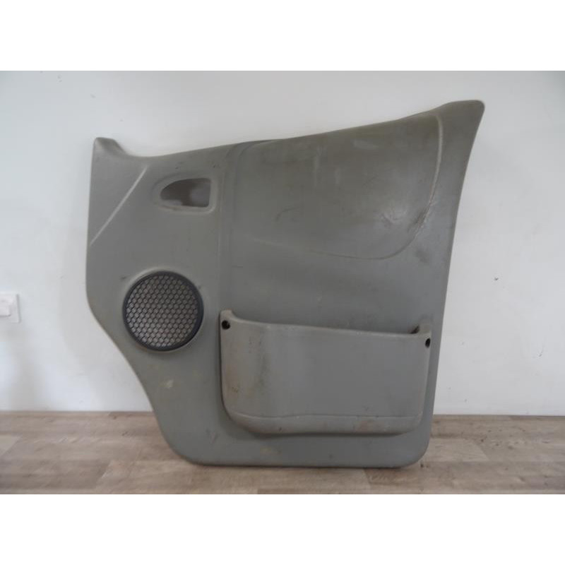 Panneau de porte avant droit RENAULT TRAFIC II PHASE 2 COMBI d’occasion