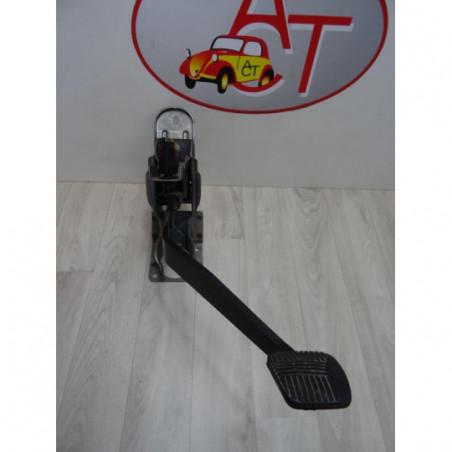 Pedalier de frein NISSAN NAVARA DOUBLE CABINE d’occasion