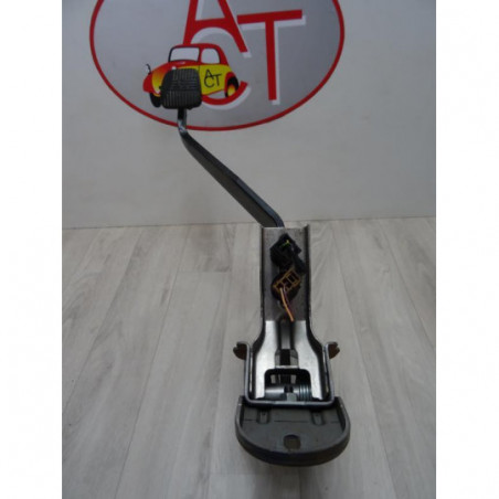 Pedalier de frein NISSAN NAVARA DOUBLE CABINE d’occasion