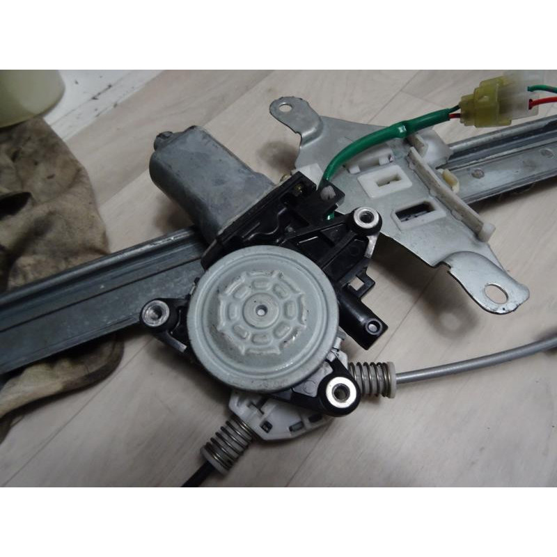 Leve vitre electrique avant gauche SUZUKI WAGON R d’occasion