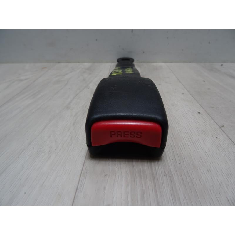 Attache ceinture avant droit SUZUKI WAGON R d’occasion