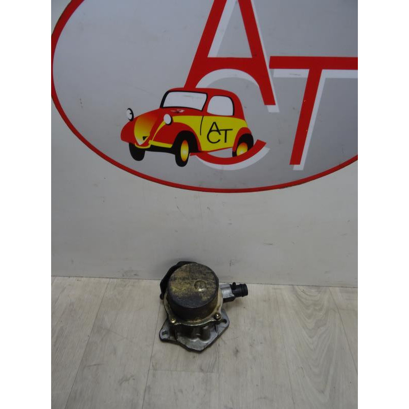 Pompe à vide RENAULT CLIO II PHASE 2 d’occasion