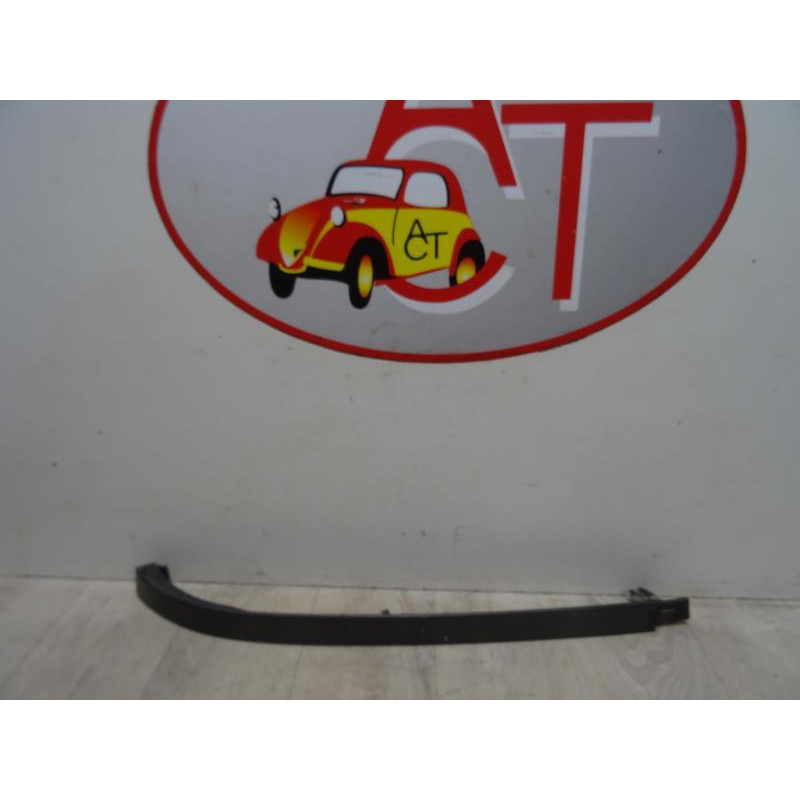 Enjoliveur moustache d optique avant droit PEUGEOT  d’occasion