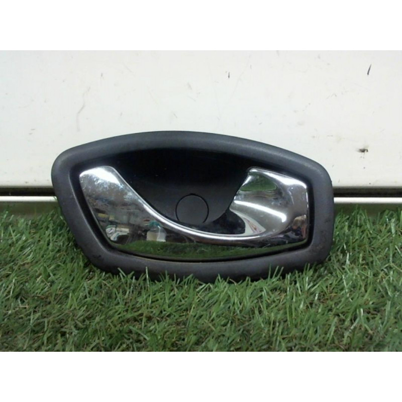Poignee interieur arriere droit RENAULT CAPTUR d’occasion