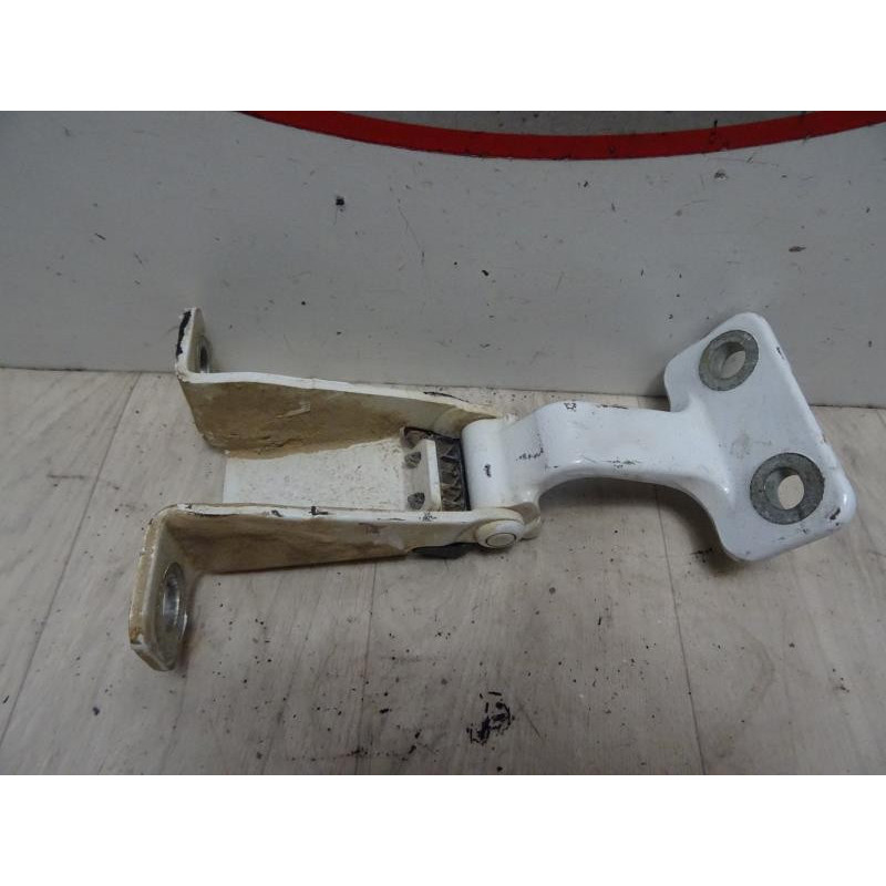 Charniere de porte de coffre gauche RENAULT KANGOO II PICK-UP d’occasion