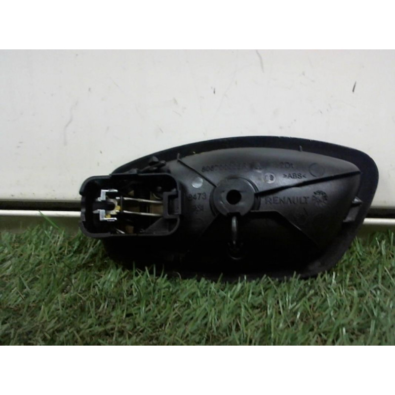 Poignee porte avant droit RENAULT CAPTUR d’occasion