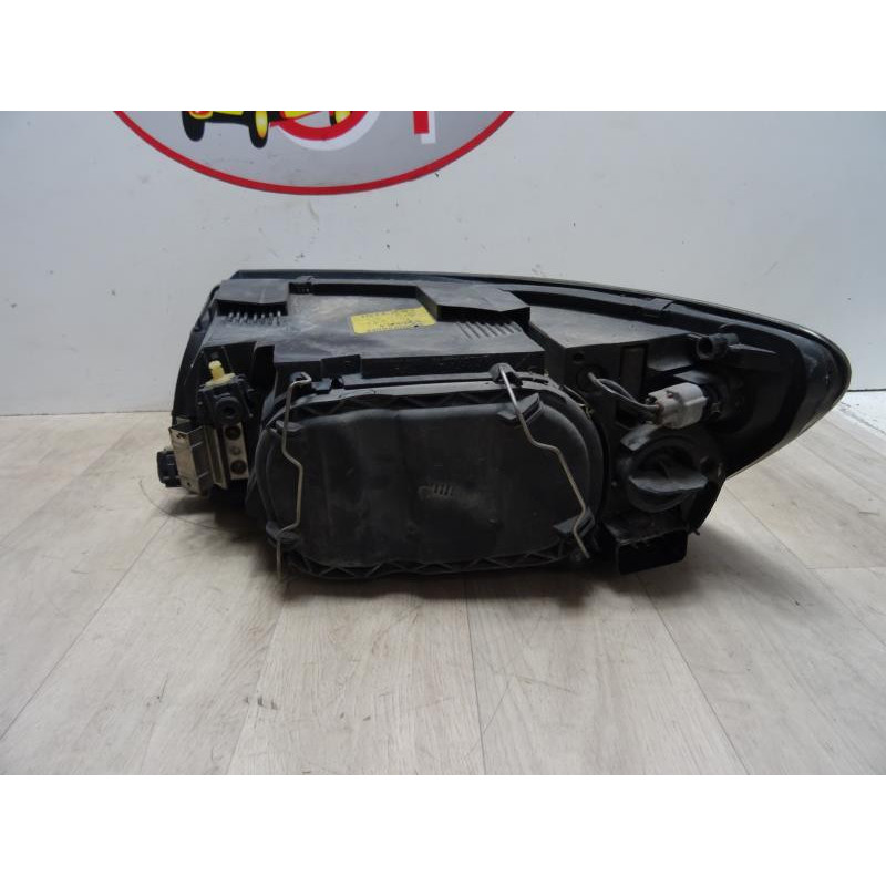 Optique avant principal droit (feux)(phare) VOLVO V50 d’occasion
