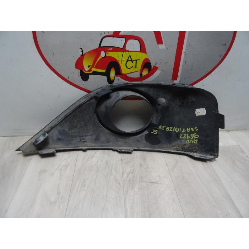 Enjoliveur anti brouillard SEAT IBIZA IV d’occasion
