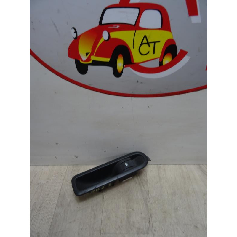 Interrupteur de leve vitre arriere gauche RENAULT SCENIC 2 PHASE 1 d’occasion
