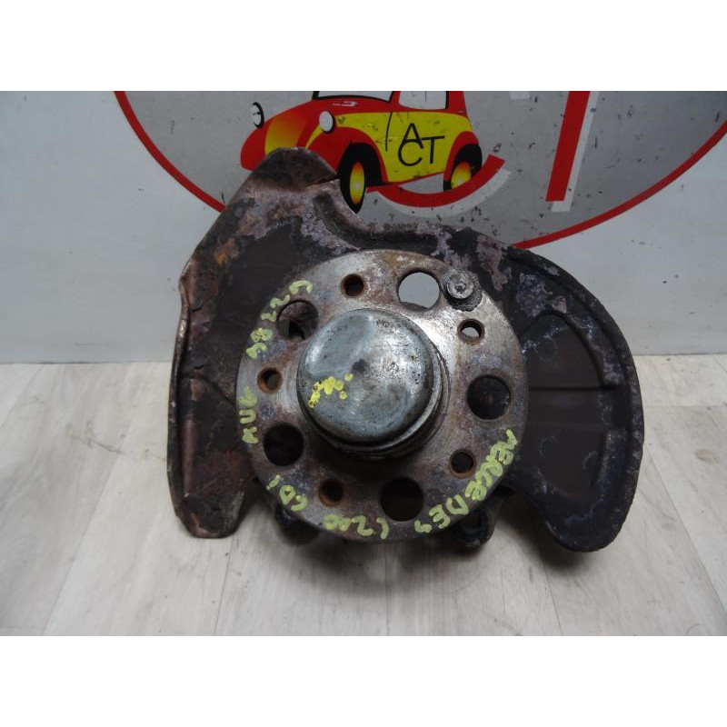 Fusee avant gauche MERCEDES C 200 CDI - 115 d’occasion
