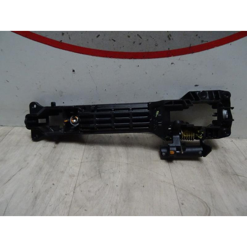 Support poignee porte avant gauche SUZUKI SPLASH d’occasion