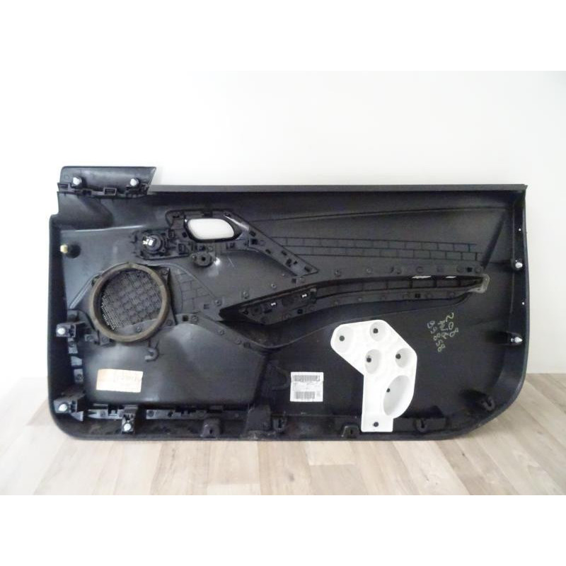 Panneau de porte avant gauche PEUGEOT 208 1 PHASE 1 d’occasion