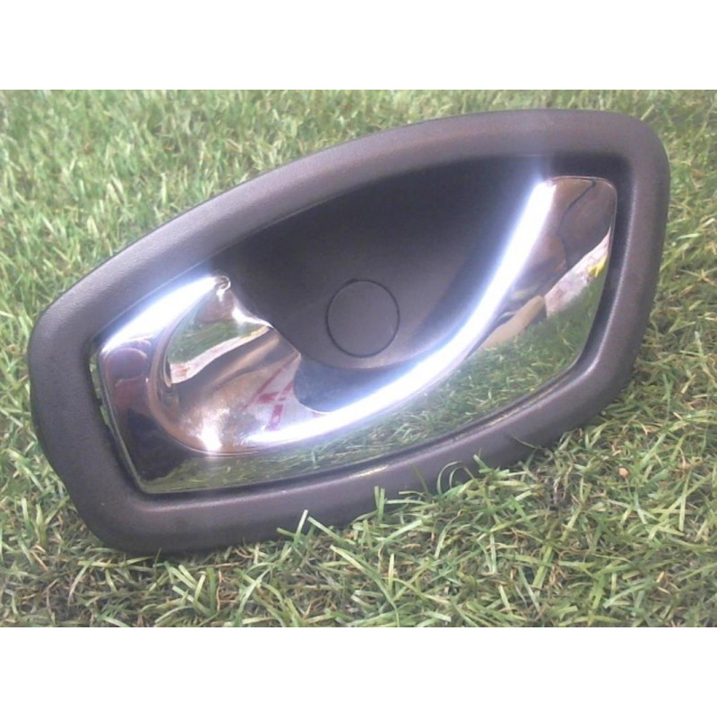 Poignee interieur arriere gauche RENAULT CAPTUR d’occasion