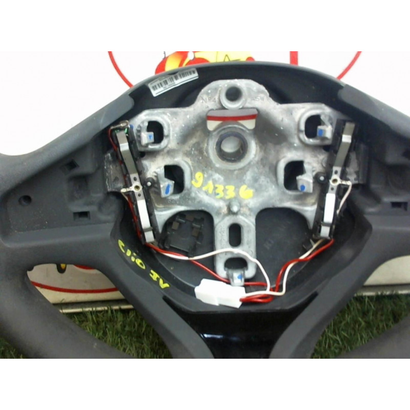 Volant RENAULT CLIO 4 PHASE 1 d’occasion