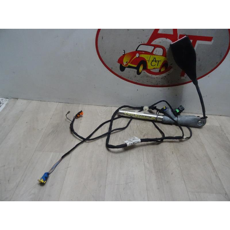 Attache ceinture avant droit RENAULT MEGANE 2 PHASE 2 CABRIOLET d’occasion