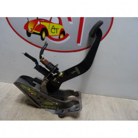 Pedalier de frein NISSAN PRIMERA 4 d’occasion