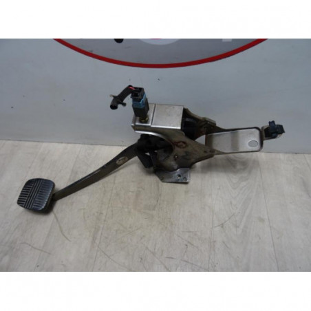 Pedalier d'embrayage NISSAN PRIMERA 4 d’occasion