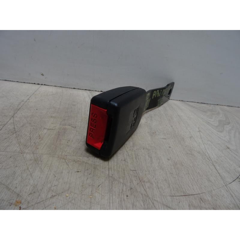 Attache ceinture avant droit NISSAN PRIMERA 4 d’occasion