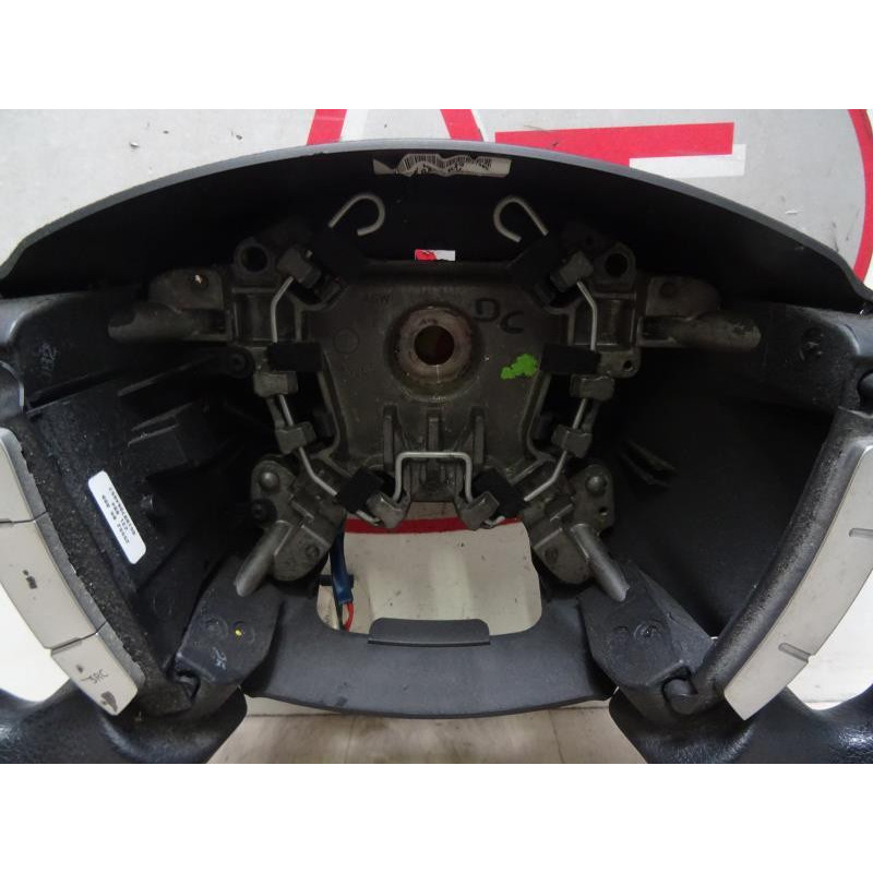 Volant NISSAN PRIMERA 4 d’occasion