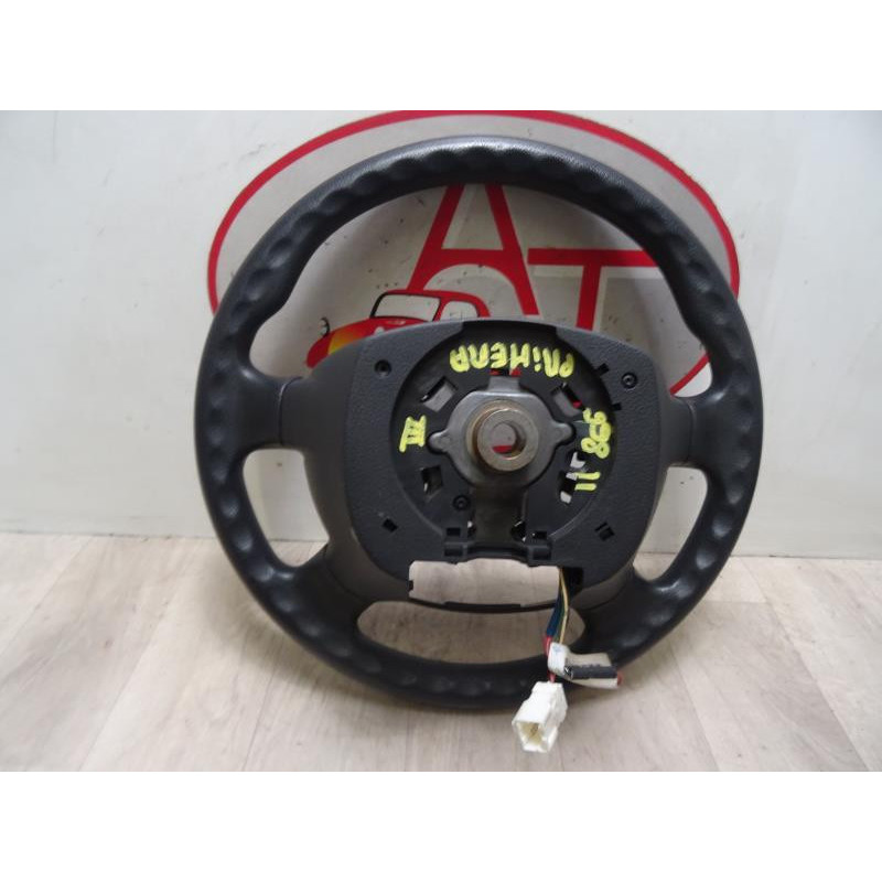 Volant NISSAN PRIMERA 4 d’occasion