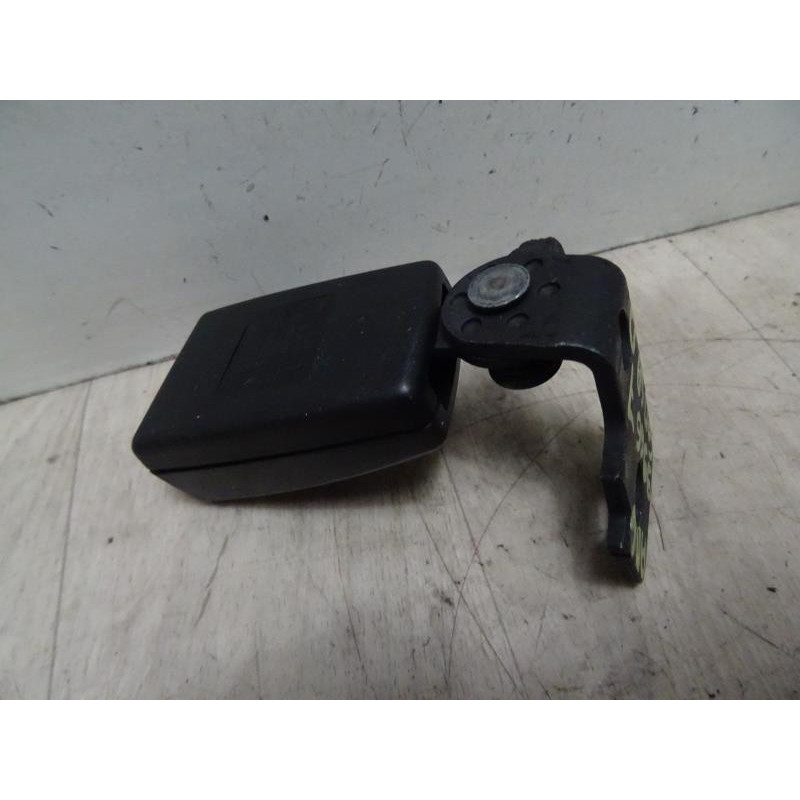 Attache ceinture arriere gauche OPEL CORSA D PHASE 1 d’occasion