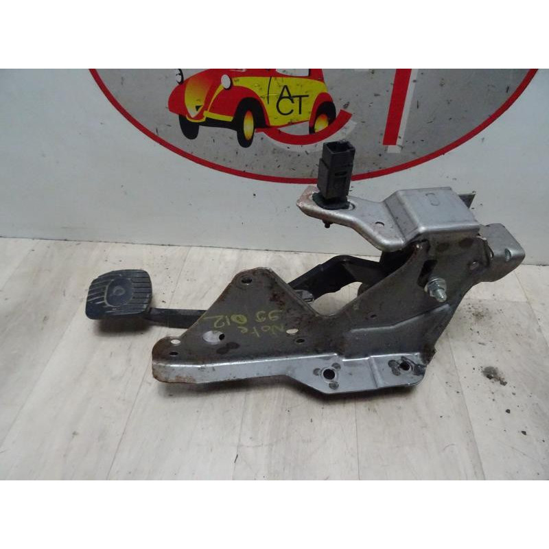 Pedalier de frein NISSAN NOTE 1 PHASE 1 d’occasion
