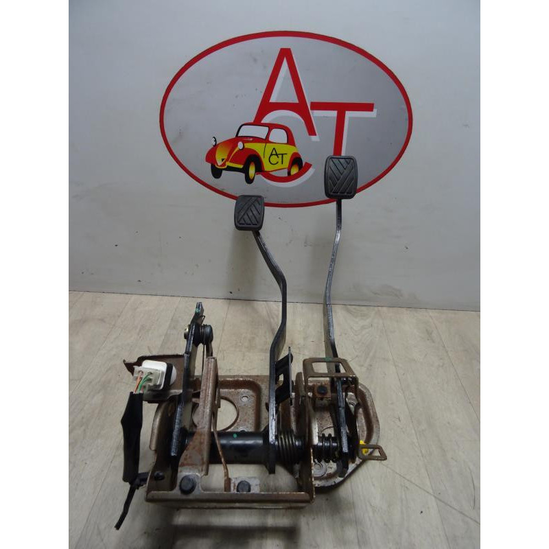 Pedalier SUZUKI SWIFT 3 d’occasion