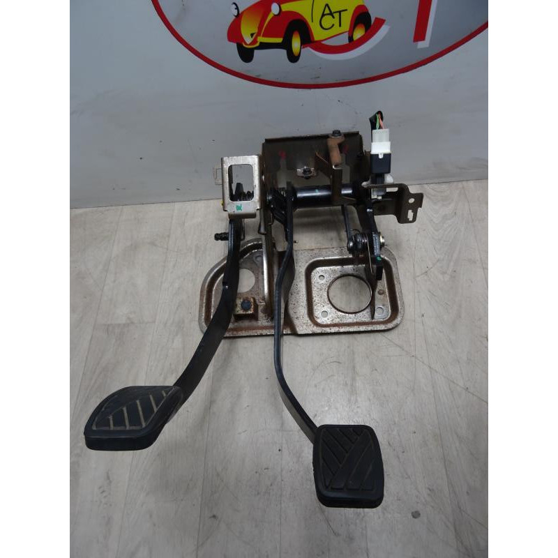 Pedalier SUZUKI SWIFT 3 d’occasion