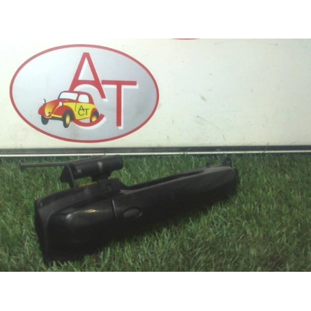 Poignee porte avant droit SUZUKI SWIFT III d’occasion