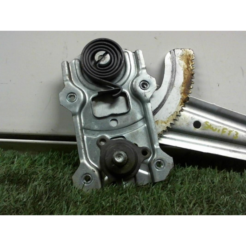 Leve vitre mecanique arriere droit SUZUKI SWIFT III d’occasion