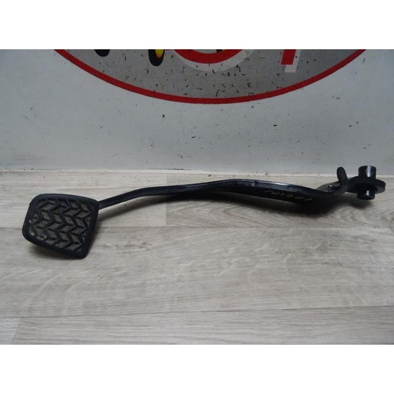 Pedalier de frein TOYOTA AVENSIS 2 PHASE 1 BREAK d’occasion