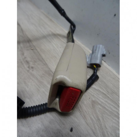 Attache ceinture avant gauche TOYOTA AVENSIS 2 PHASE 1 BREAK d’occasion