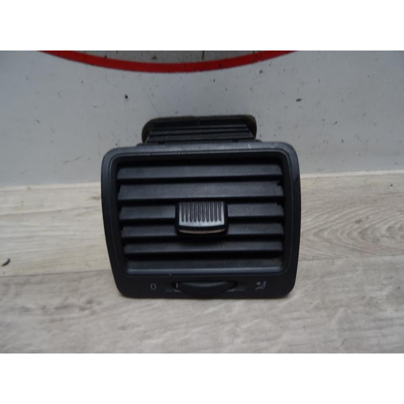 Aerateur tableau de bord avant gauche VOLKSWAGEN GOLF 5 d’occasion