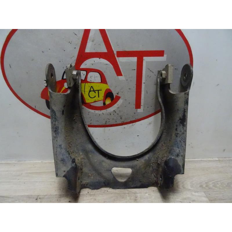 Bras de suspension superieur avant droit PEUGEOT 407 PHASE 1 BREAK d’occasion