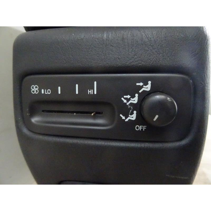 Console central (interieur plastique) CADILLAC SEVILLE 1 d’occasion