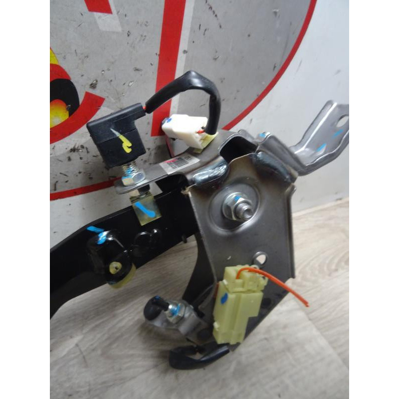 Pedalier d'embrayage HYUNDAI I 20 1 PHASE 2 d’occasion
