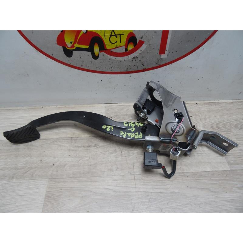 Pedalier d'embrayage HYUNDAI I 20 1 PHASE 2 d’occasion